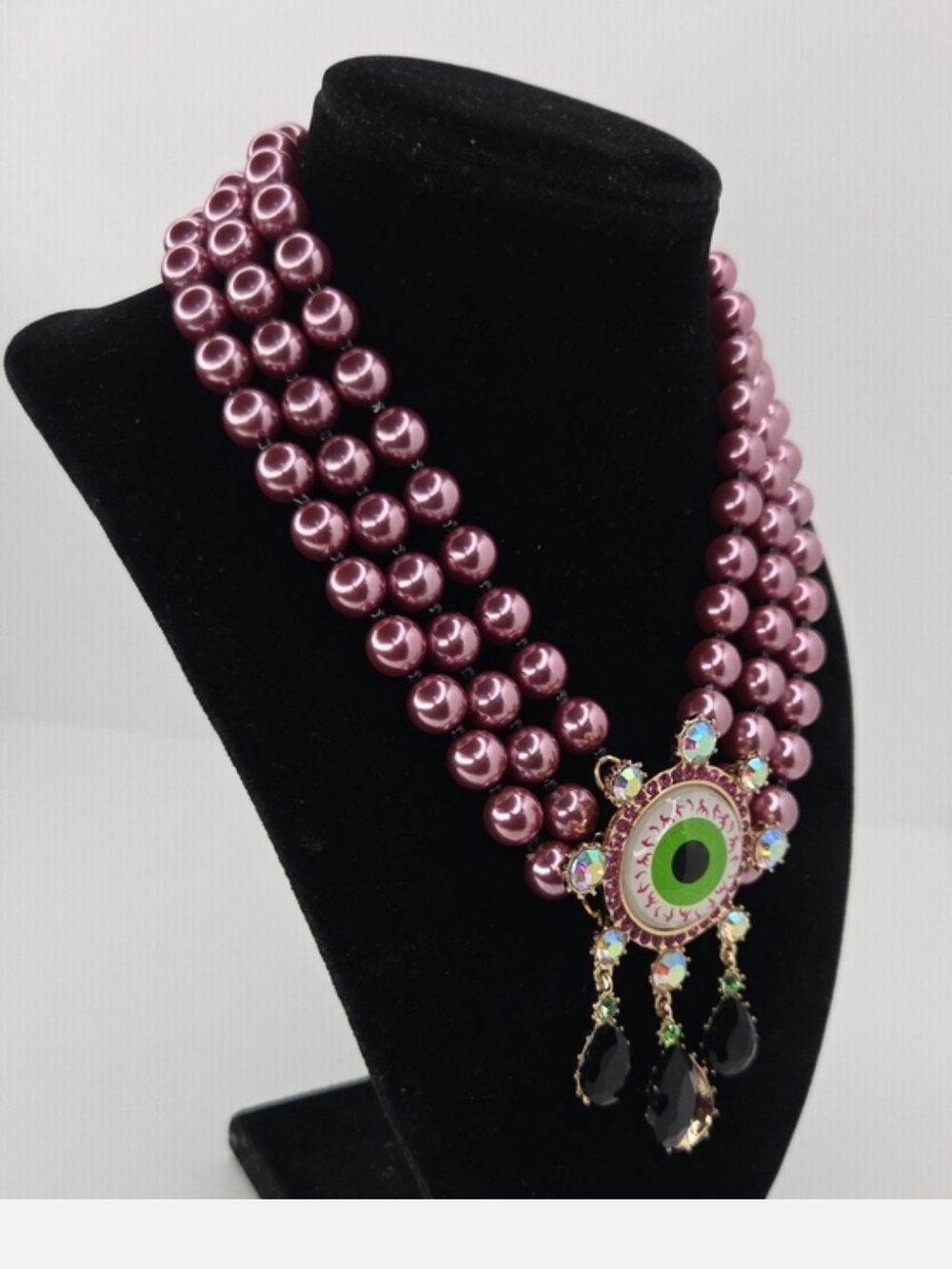 👉✨️Betsey JohnsonMulti-Strand Pink Pearl Statement Necklace Ornate Eye Pendant - Picture 5 of 5